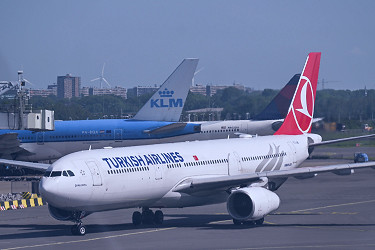 Turkish Airlines to employ thousands more pilots, cabin crew in 2023 |  Daily Sabah